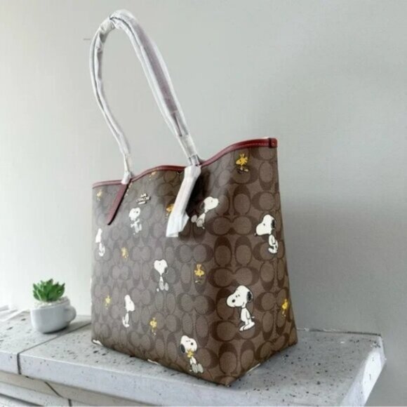 NWT Coach X Peanuts City Tote In With Snoopy Woodstock - Picture 3 of 5